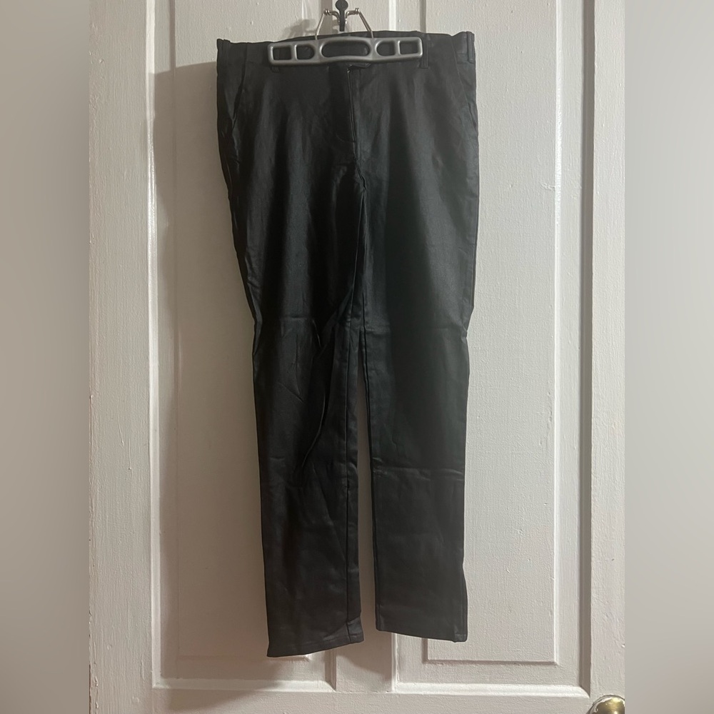 Women’s black casual pants